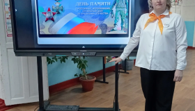 Торжественная линейка « Хранит земля войны минувшей шрамы» 